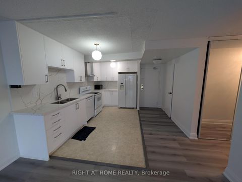 Photo 4 at 412 - 40 Panorama Court, Jamestown, Toronto