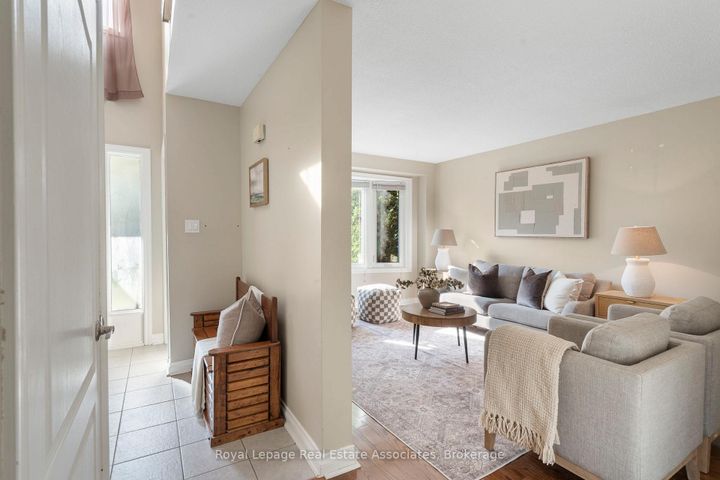 Photo 5 at 359 Salerno Street, McLaughlin, Oshawa