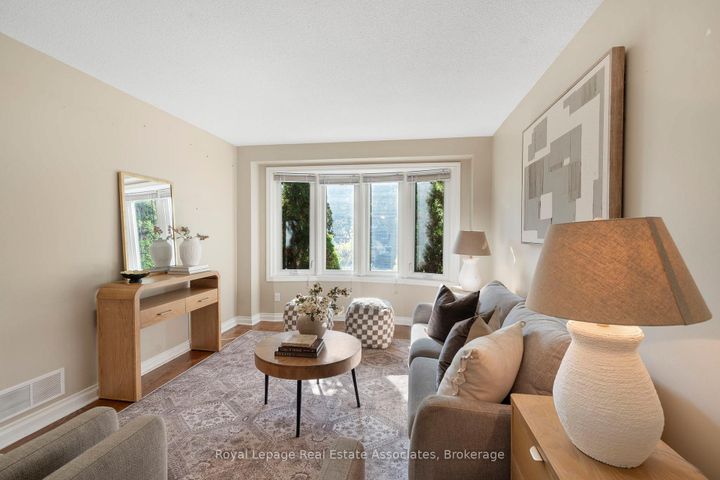 Photo 7 at 359 Salerno Street, McLaughlin, Oshawa