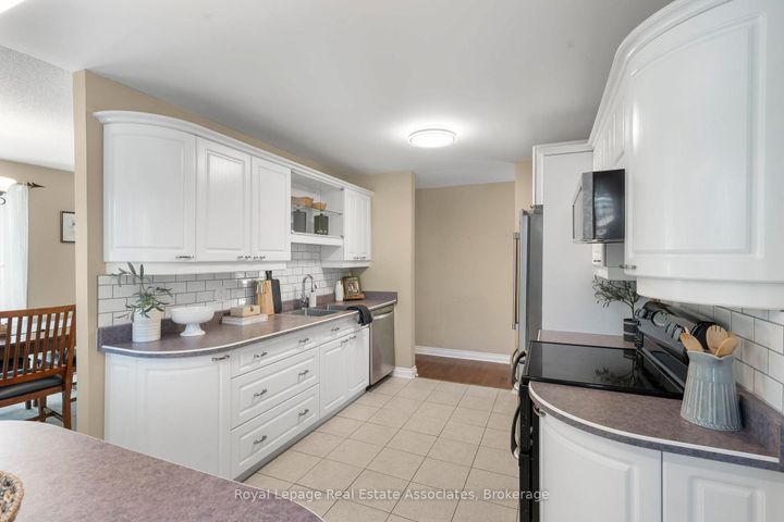Photo 11 at 359 Salerno Street, McLaughlin, Oshawa