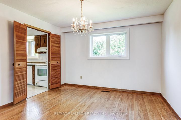 Photo 4 at 18 Axsmith Crescent, Don Valley Village, Toronto