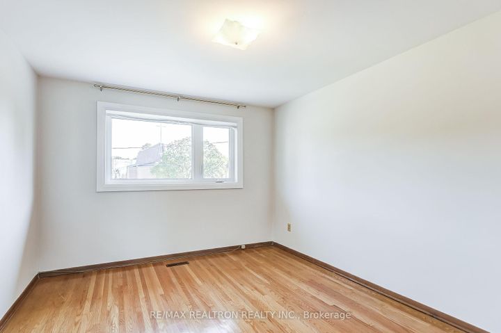 Photo 10 at 18 Axsmith Crescent, Don Valley Village, Toronto