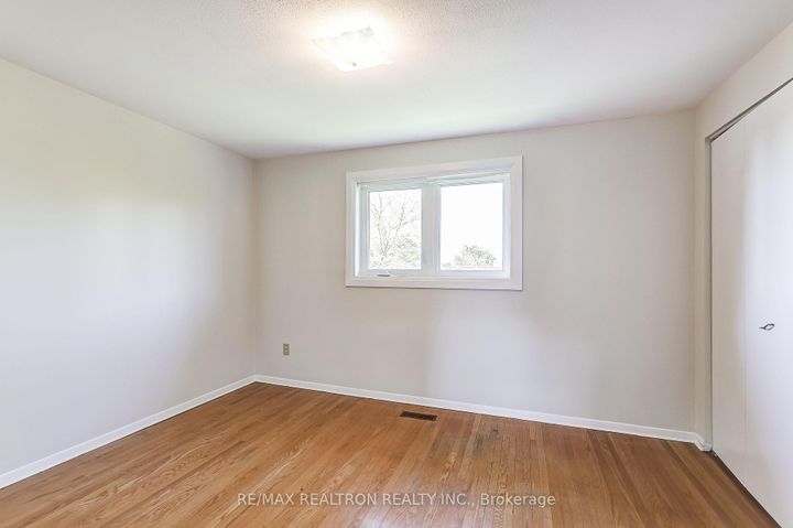 Photo 11 at 18 Axsmith Crescent, Don Valley Village, Toronto