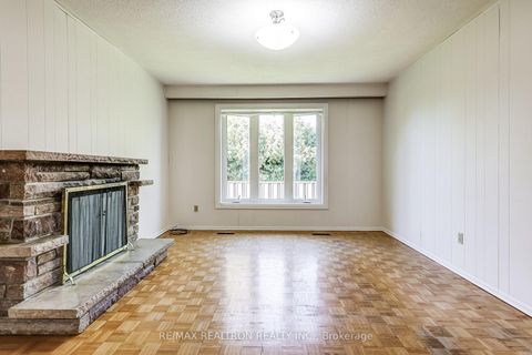 Photo 7 at 18 Axsmith Crescent, Don Valley Village, Toronto