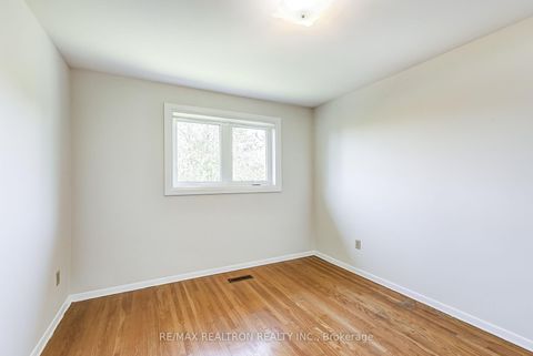 Photo 12 at 18 Axsmith Crescent, Don Valley Village, Toronto