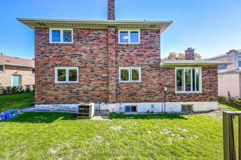Photo 17 at 18 Axsmith Crescent, Don Valley Village, Toronto