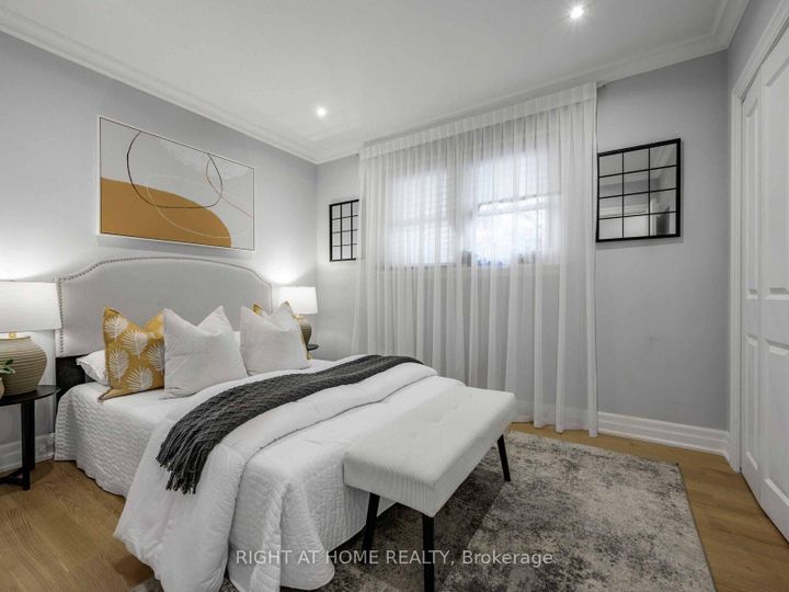 Photo 17 at 7 Bloorlea Crescent, City Centre West, Toronto