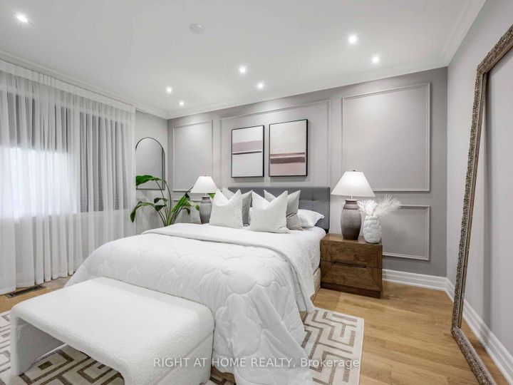 Photo 20 at 7 Bloorlea Crescent, City Centre West, Toronto