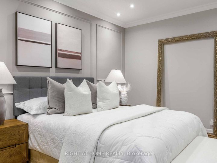 Photo 21 at 7 Bloorlea Crescent, City Centre West, Toronto