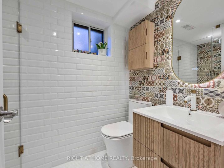 Photo 32 at 7 Bloorlea Crescent, City Centre West, Toronto