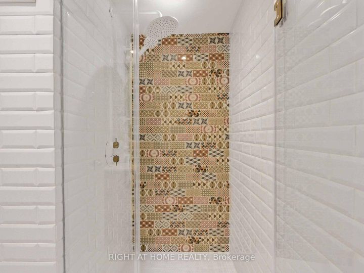 Photo 33 at 7 Bloorlea Crescent, City Centre West, Toronto