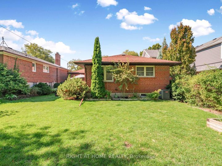 Photo 40 at 7 Bloorlea Crescent, City Centre West, Toronto