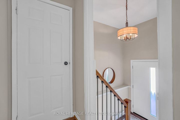 Photo 5 at 1312 Valley Drive, Lakeview, Oshawa