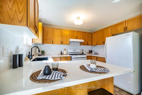 Photo 12 at 115 Padfield Drive, Bowmanville, Clarington