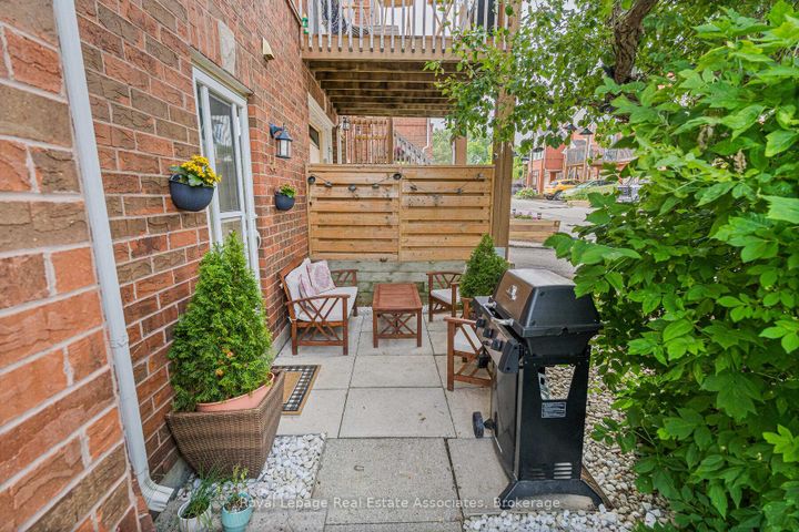 Photo 3 at 54 Wylie Circle, Georgetown, Halton Hills