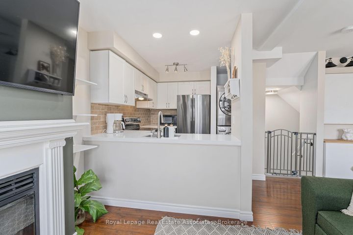 Photo 16 at 54 Wylie Circle, Georgetown, Halton Hills