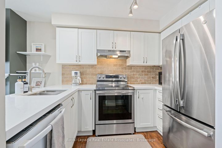 Photo 18 at 54 Wylie Circle, Georgetown, Halton Hills