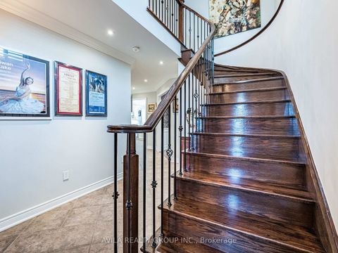 Photo 5 at 35 Noce Way, Vellore Village, Vaughan