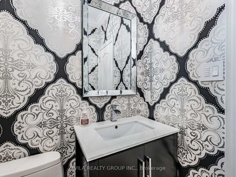 Photo 11 at 35 Noce Way, Vellore Village, Vaughan