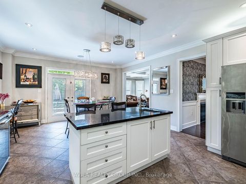 Photo 15 at 35 Noce Way, Vellore Village, Vaughan