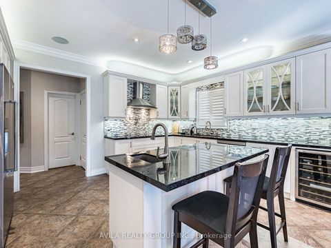Photo 17 at 35 Noce Way, Vellore Village, Vaughan