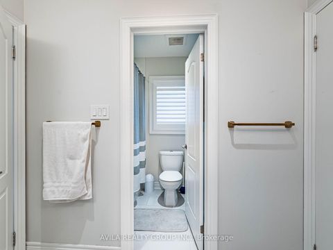 Photo 35 at 35 Noce Way, Vellore Village, Vaughan