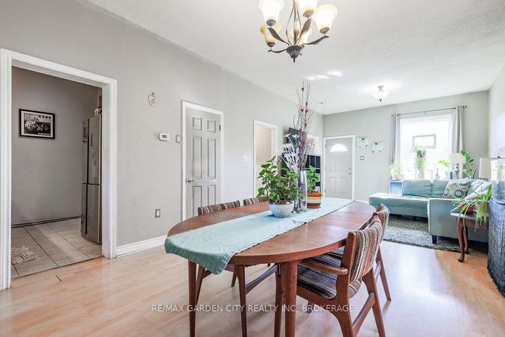 Photo 7 at 1009 Cannon Street E, Crown Point, Hamilton