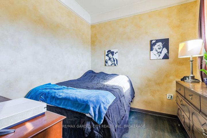 Photo 8 at 1009 Cannon Street E, Crown Point, Hamilton