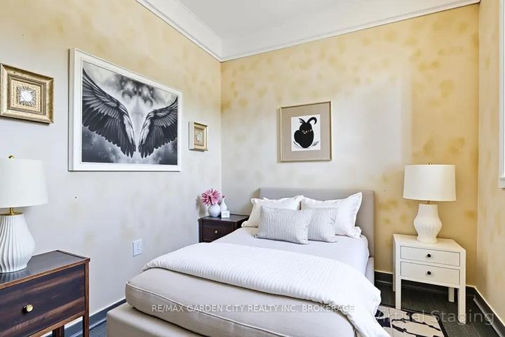 Photo 9 at 1009 Cannon Street E, Crown Point, Hamilton