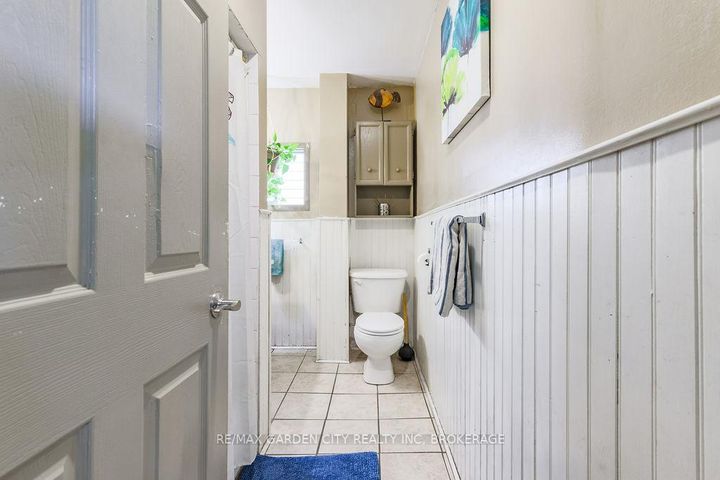 Photo 10 at 1009 Cannon Street E, Crown Point, Hamilton