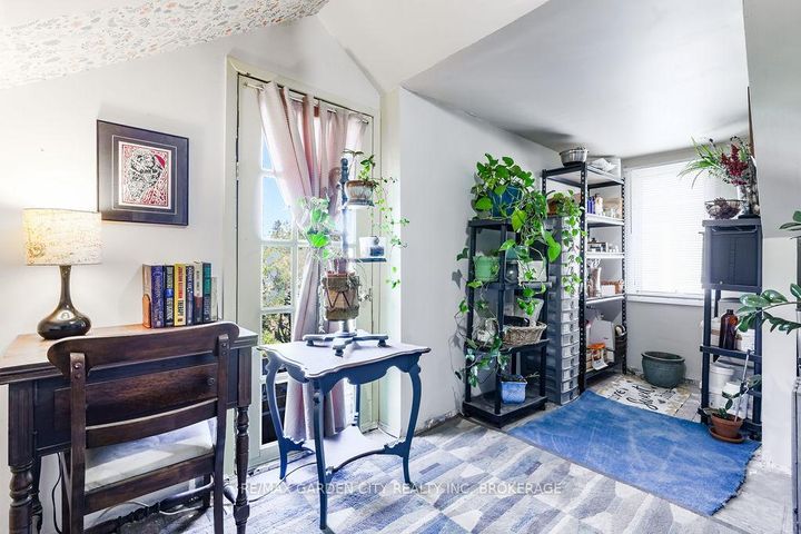 Photo 17 at 1009 Cannon Street E, Crown Point, Hamilton
