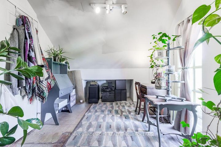 Photo 18 at 1009 Cannon Street E, Crown Point, Hamilton