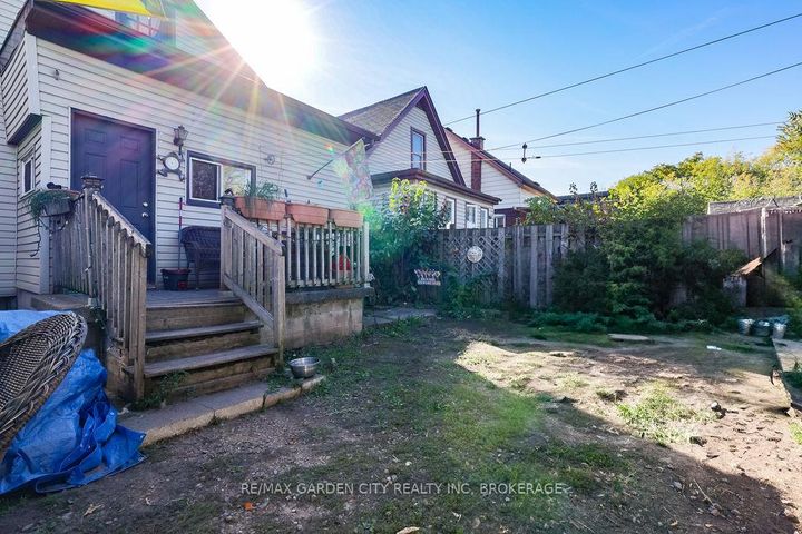 Photo 20 at 1009 Cannon Street E, Crown Point, Hamilton