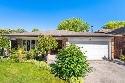 Photo 1 at 39 Elmcrest Road, West Deane, Toronto