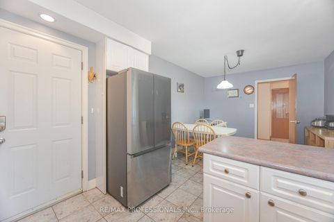 Photo 16 at 39 Elmcrest Road, West Deane, Toronto