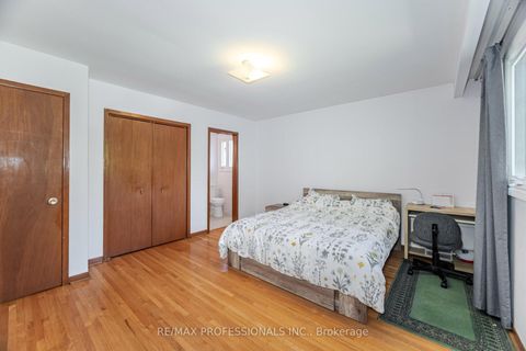 Photo 18 at 39 Elmcrest Road, West Deane, Toronto
