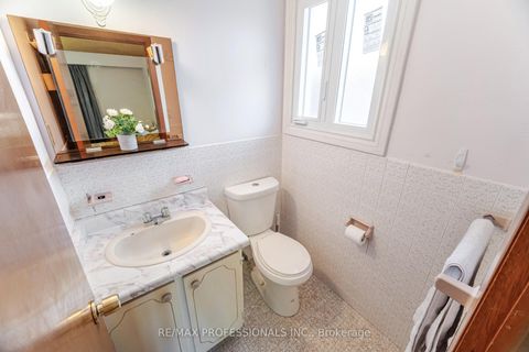 Photo 19 at 39 Elmcrest Road, West Deane, Toronto