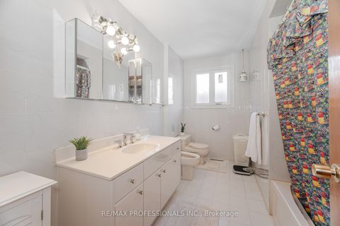 Photo 24 at 39 Elmcrest Road, West Deane, Toronto