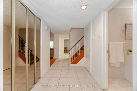Photo 27 at 39 Elmcrest Road, West Deane, Toronto