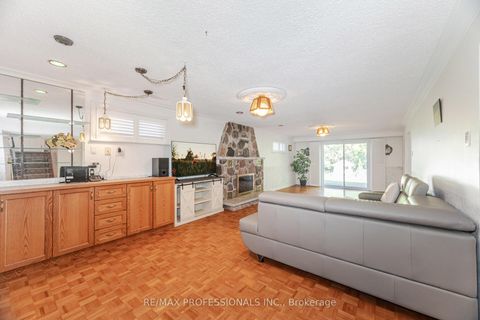 Photo 29 at 39 Elmcrest Road, West Deane, Toronto