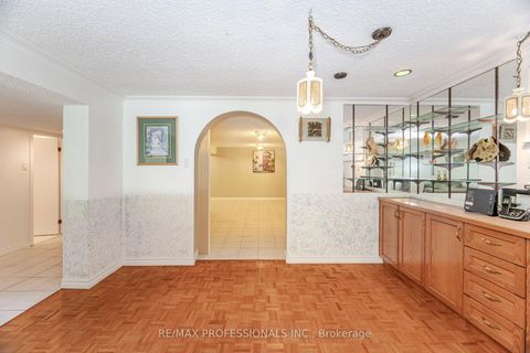 Photo 32 at 39 Elmcrest Road, West Deane, Toronto