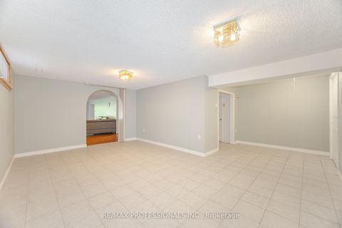 Photo 34 at 39 Elmcrest Road, West Deane, Toronto