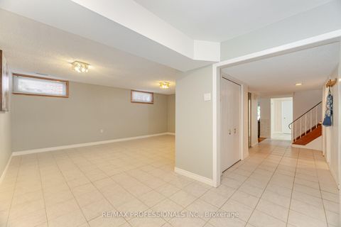 Photo 35 at 39 Elmcrest Road, West Deane, Toronto
