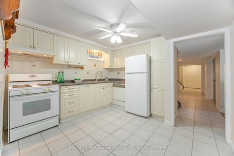 Photo 36 at 39 Elmcrest Road, West Deane, Toronto