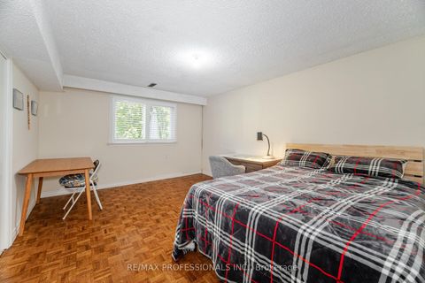 Photo 37 at 39 Elmcrest Road, West Deane, Toronto