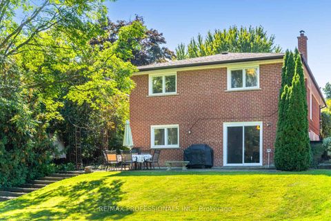 Photo 46 at 39 Elmcrest Road, West Deane, Toronto