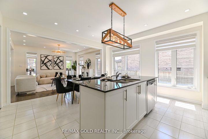 Photo 10 at 59 Cobriza Crescent, Northwest Brampton, Brampton