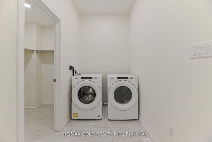 Photo 13 at 59 Cobriza Crescent, Northwest Brampton, Brampton