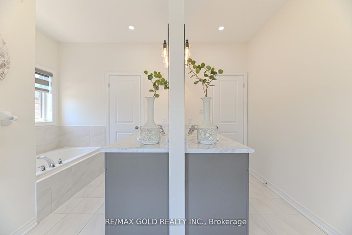 Photo 17 at 59 Cobriza Crescent, Northwest Brampton, Brampton