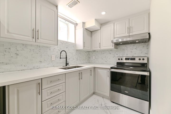 Photo 32 at 59 Cobriza Crescent, Northwest Brampton, Brampton